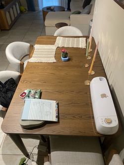 MINT Dining Table & Chairs. EXPANDABLE