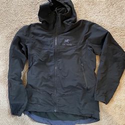 Arcteryx Shell - Men’s Large.