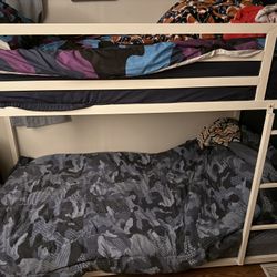 Bunk Bed/ Twin Size