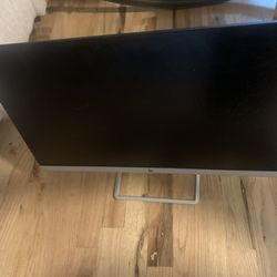 2 Hp Monitors 24”