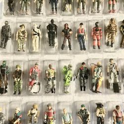 Collector seeking vintage old GI Joe toys dolls and action figures accessories 1960s 70s 80s g.i. Joes toy figure collector 