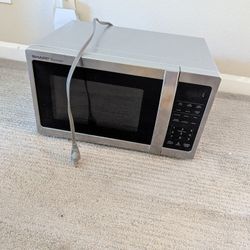 Sharp Small 900 Watt Countertop Microwave