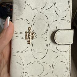 Coach Leather Wallet – White/Tan