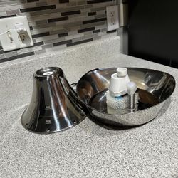 Cat Water Fountain (Stainless Steel) – Like New