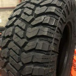 33 12 50 22 New Tires Set 