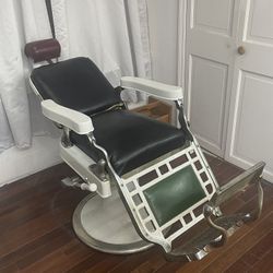 Theo a Koch’s Chicaco Barber Chair 50s
