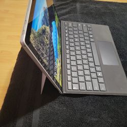 Like New Microsoft Surface Pro 5 Laptop/Tablet