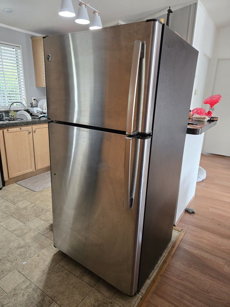 Refrigerator GE 350 Dlla