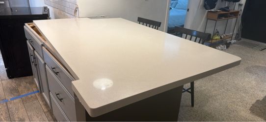 White Quartz Kitchen Island Countertop