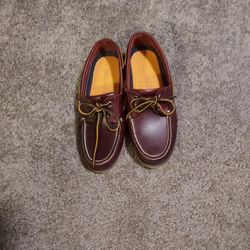 NEW TIMBERLAND BROWN LEATHER SHOES. SIZE 7  $ 35.00.