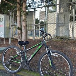 Trek 3500 Mountain Bike – 26” Wheels – Shimano 21-Speed – 13” Frame (33cm) Bicycle