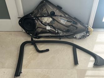 Mercedes W212 E350 C63 AMG E400 Rear Right Side Door Window Regulator OEM