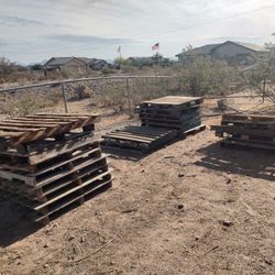 Free Wooden Pallets 