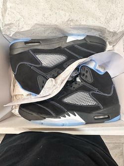 Jordan 5 UNC