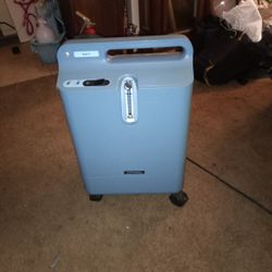 Phillips Everflo Oxygen Machine 