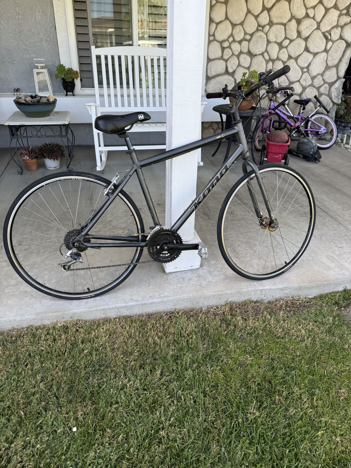 Kona Dew Hybrid Bike – Lightweight, Smooth Ride!