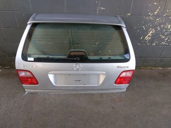 Mercedes Rear Door Hatch