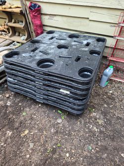 Black Plastic Bottle Trays – Lot of 8