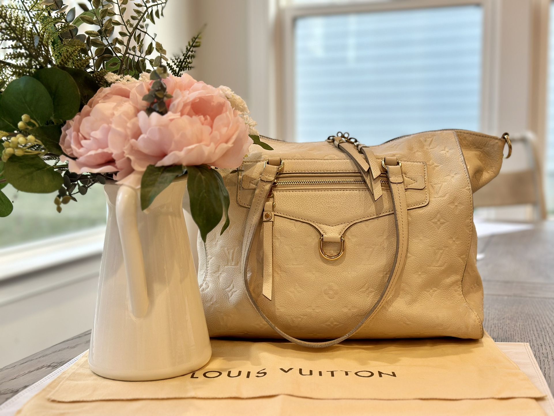 🎄Louis Vuitton🎄Lumineuse PM Empreinte with Dust Bag & COA