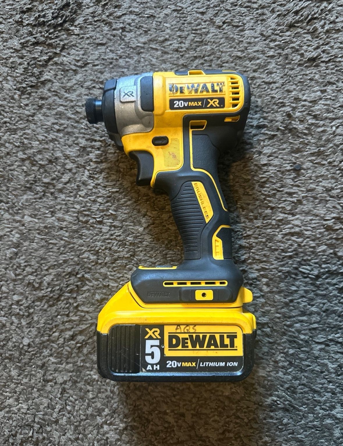 20V MAX XR Cordless Impact Driver w/ 5ah battery