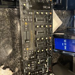 Denon X 800 Mixer