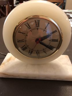 VINTAGE SESSIONS MARBLE FACED ELECTRIC IMPRESSIVE CLOCK ON ALABASTER MARBLE BASE