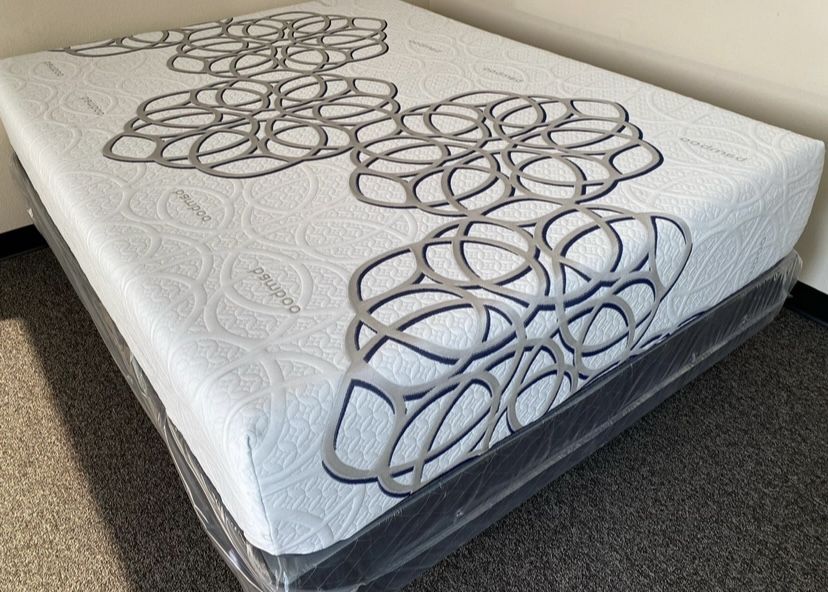 King Sky Comfort Bamboo Cool Gel Memory Foam Mattress!!