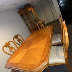 Oak Dining Table With 6  Chairs. Gorgeous Oak China