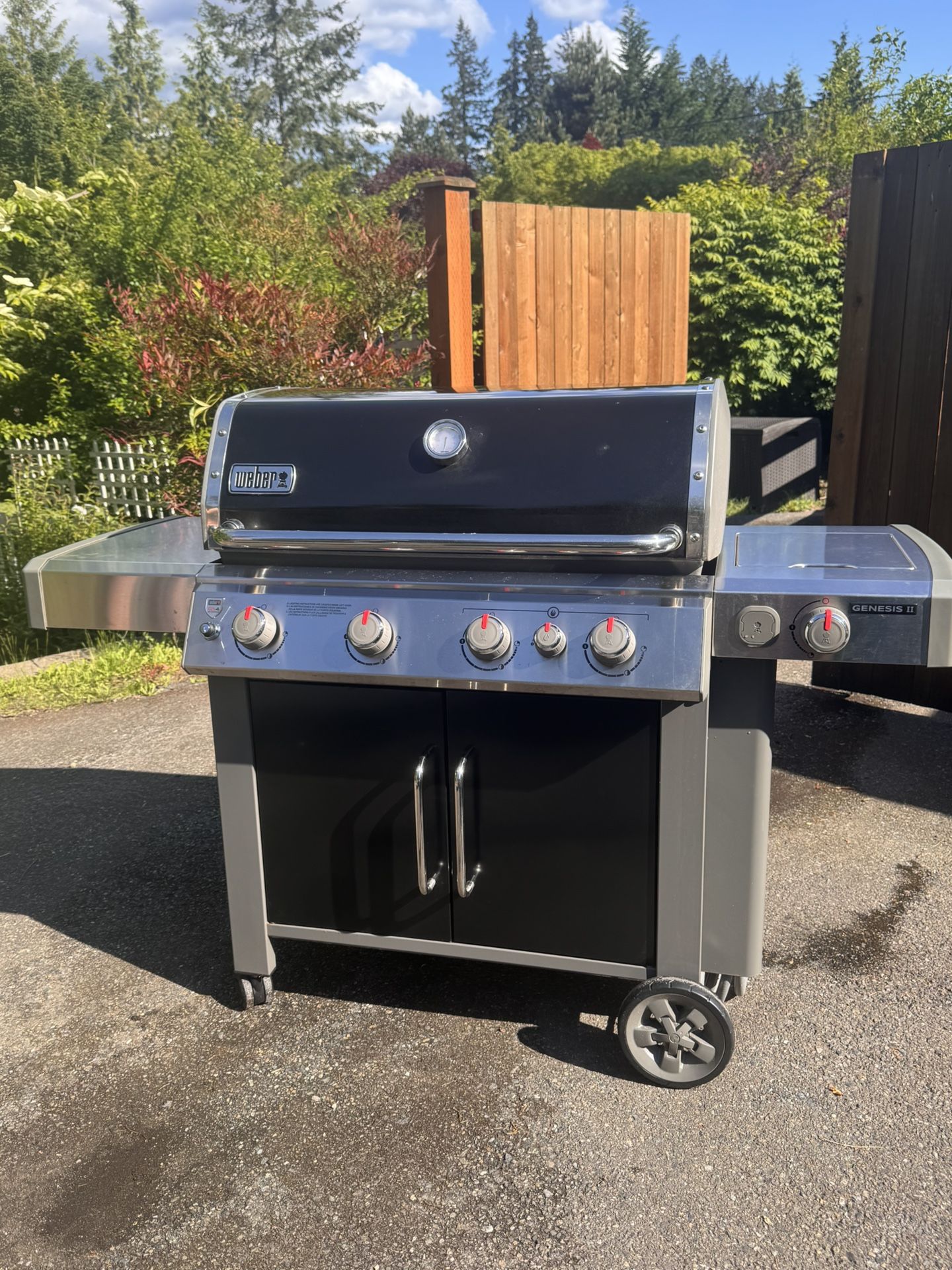 Weber Genesis II 4 Burner BBQ/Grill w/ Side Burner & Searing Station w/ Natural Gas - Can Deliver Locally For Small Fee