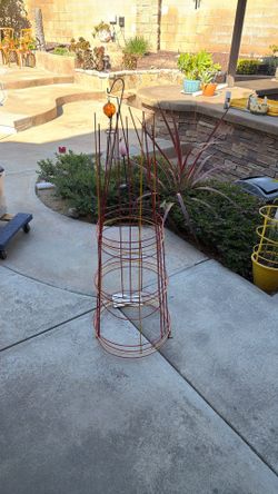 Set of 4 tomato cages