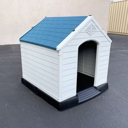 (New) $105 Large Outdoor Indoor Plastic Dog House Waterproof, Size 36”x36”x39” 