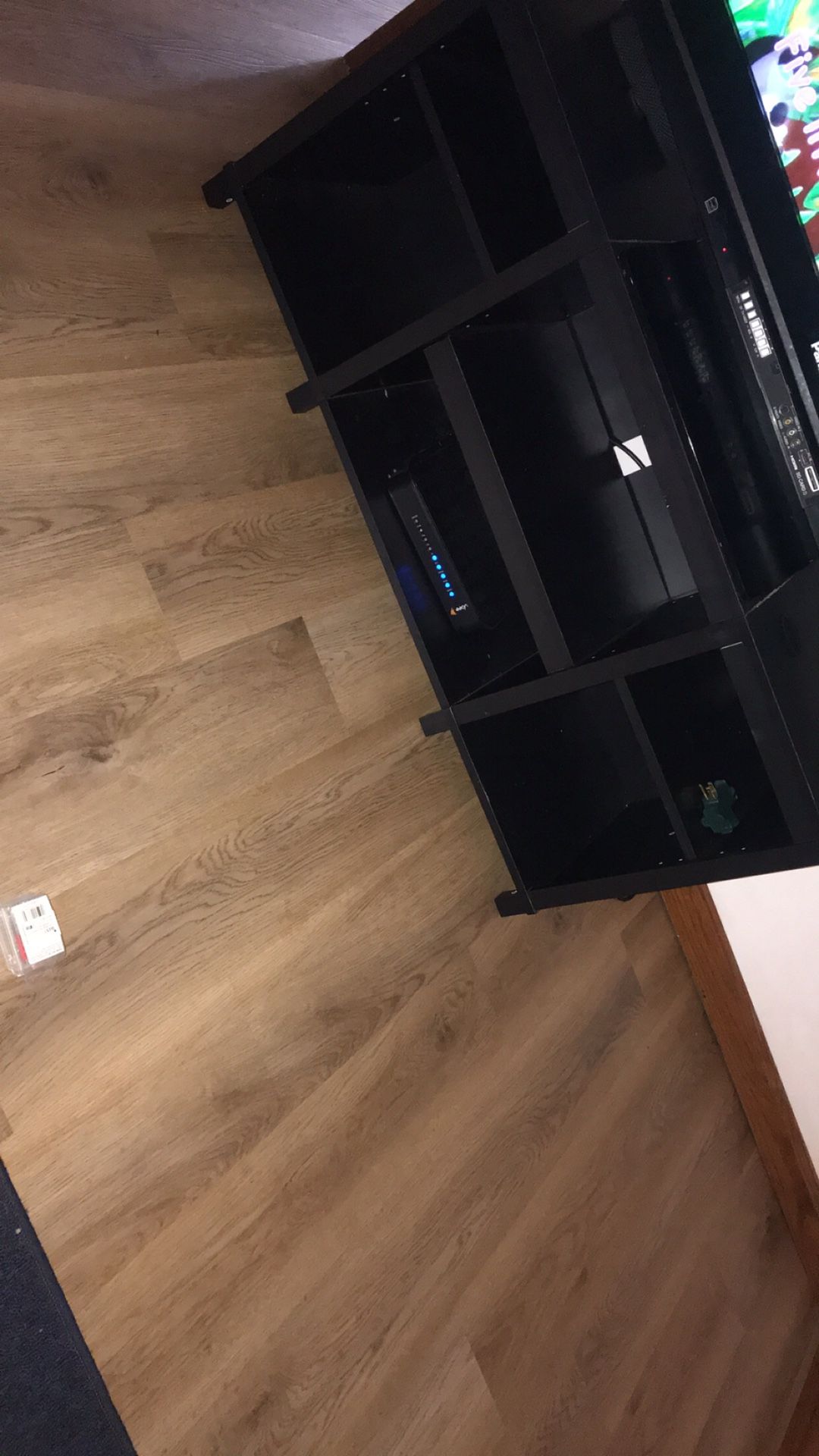 Tv stand hold up to 50inch tv