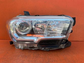2016 - 2022 Toyota Tacoma Right Passenger Side Halogen Headlight OEM