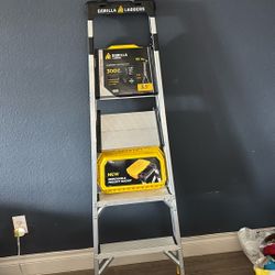 5.5 Ft Gorilla Ladder, 10ft Max Reach. Light weight