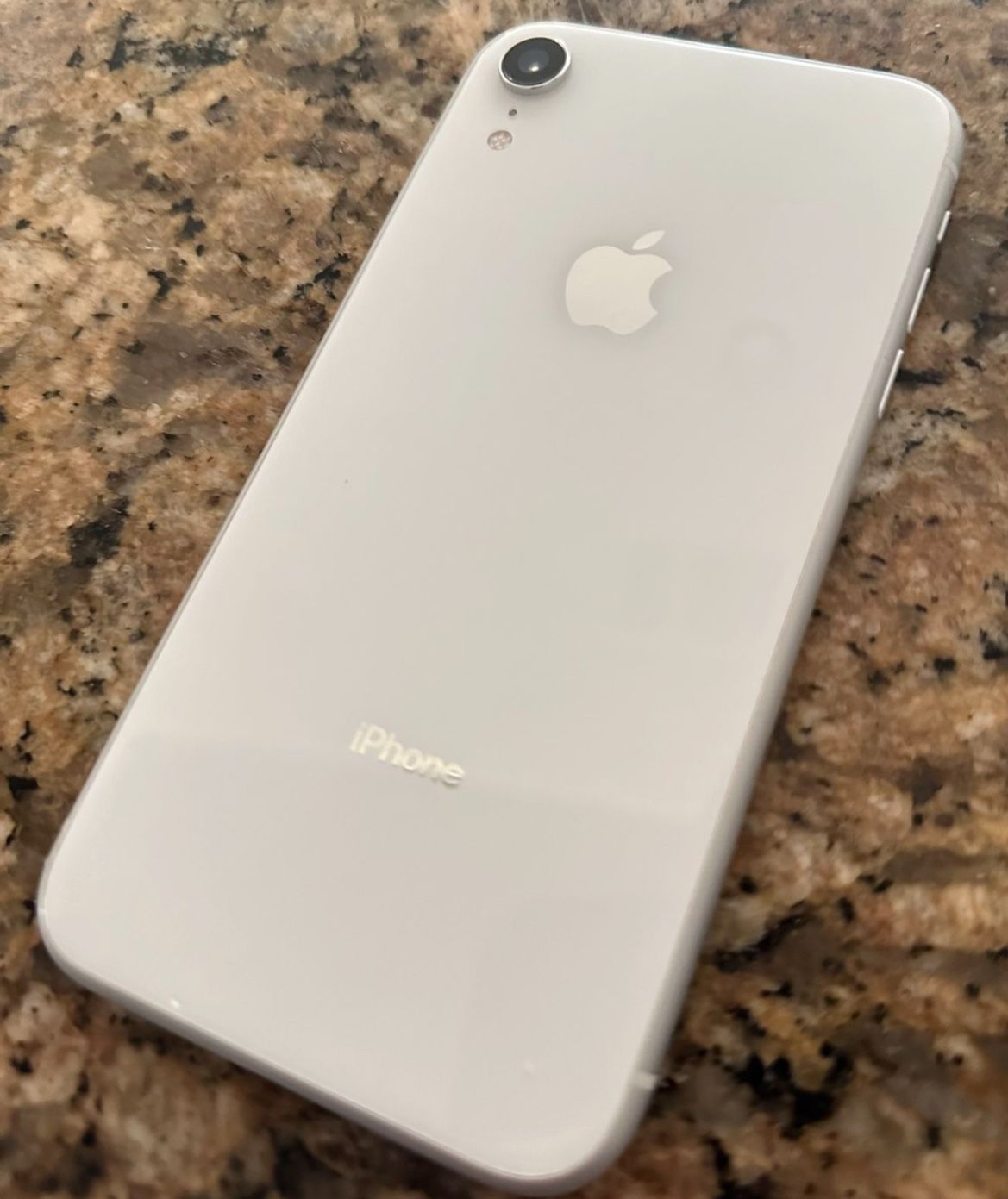 Apple iPhone XR 64gb Unlocked All Carriers Clean Imei Clear iCloud 