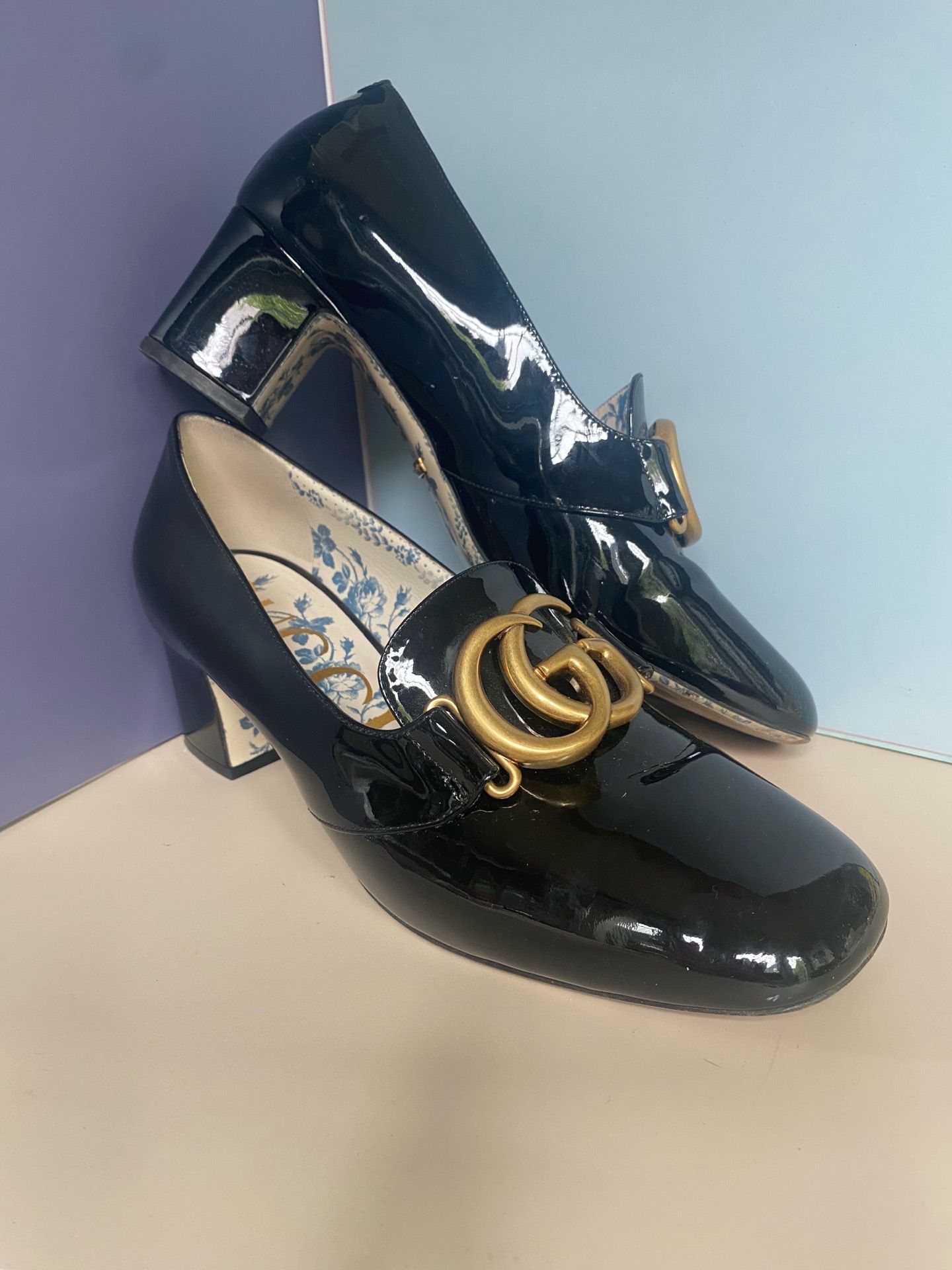Authentic Gucci women’s shoes 39Eu 9US