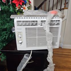 Frigidaire 5k BTU