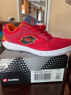 The Lotto Quaranta V Flame Ketchup is a stylish, lightweight casual tennis sneaker designed by ⁠Lotto Sport Italia.