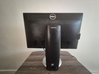 Dell 24" UltraSharp Display + Premium Adjustable Neo-Flex Base