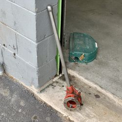 Ridgid ratchet head pipe threader (handle and die)