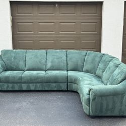 🛋️ Sectional Couch/Sofa - Natuzzi - Delivery Available 🚛