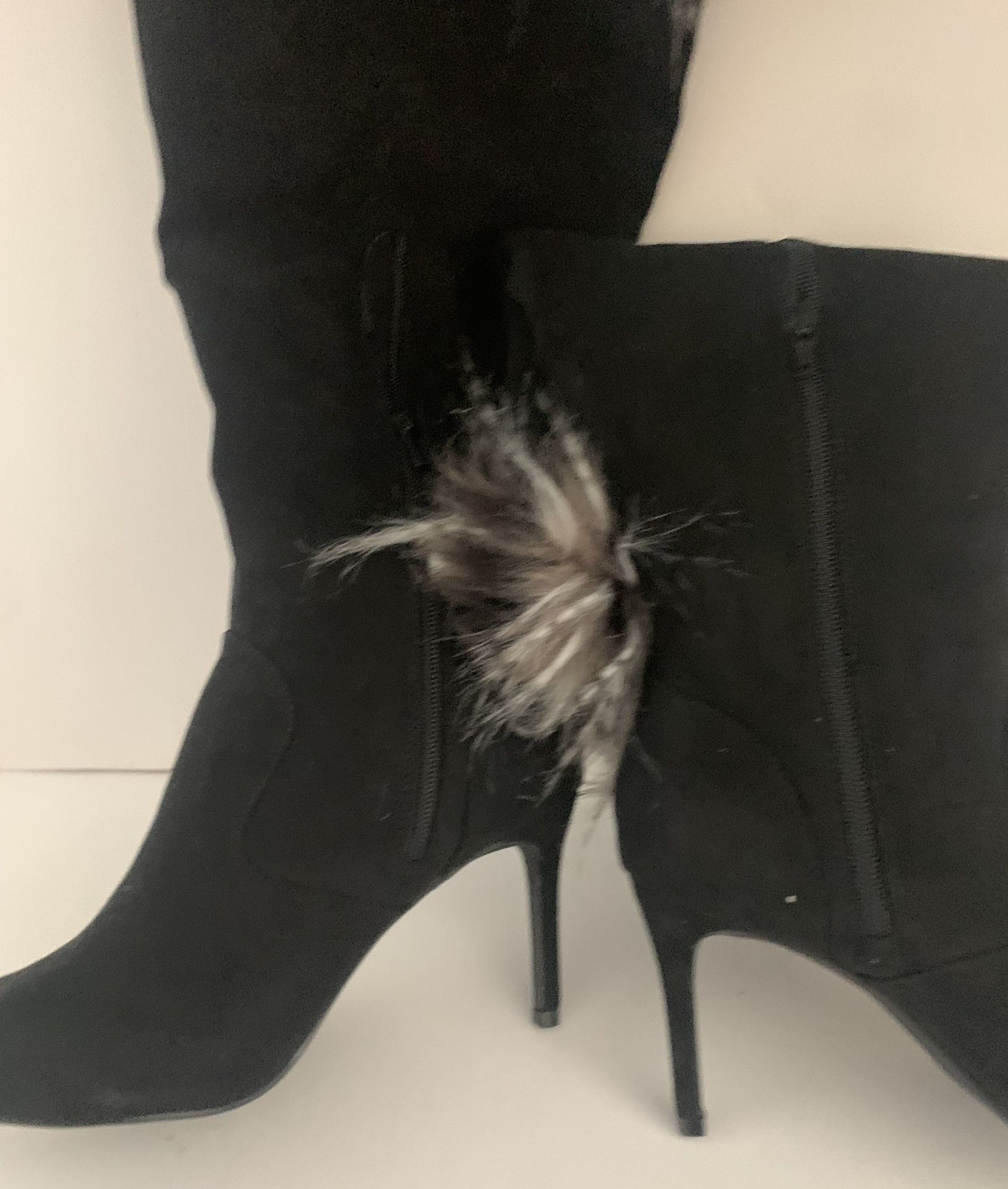 Boots above knee by Shoedazzle Sz.9 Top Has Fur, Heel 3” NEW