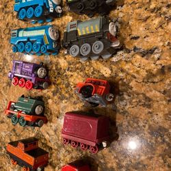 Thomas the train 10 pieces $15