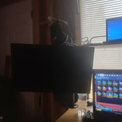 Monitor That I Don't Use Comes With Mount.