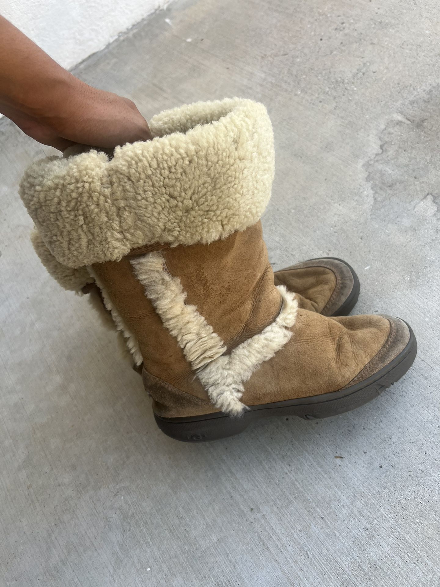 UGG Boots Women’s 9