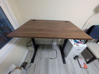 Uplift Standing Desk
