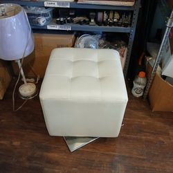 Ottoman PU In Canyon Country 