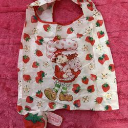 STRAWBERRY SHORTCAKE EXTRA LARGE VINYL TOTE WITH POUCH