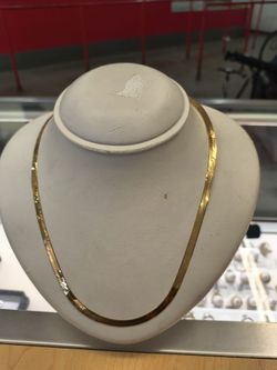 14kgold necklace 9.3 grams 22 Long layway available 10% Dwon if you interested please make sure you ask for Maribel thank you