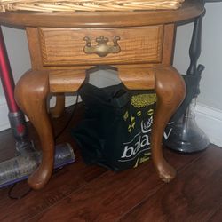 FREE SIDE TABLES